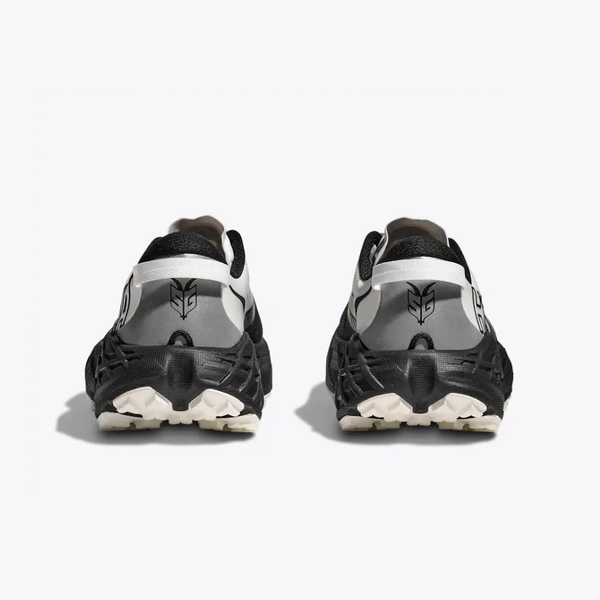 Speedgoat 7 "Black/White"